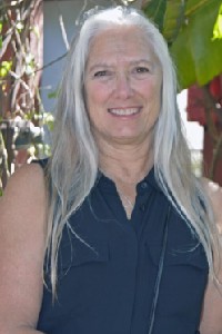 Betsy-Mitchell_Portrait-200x300