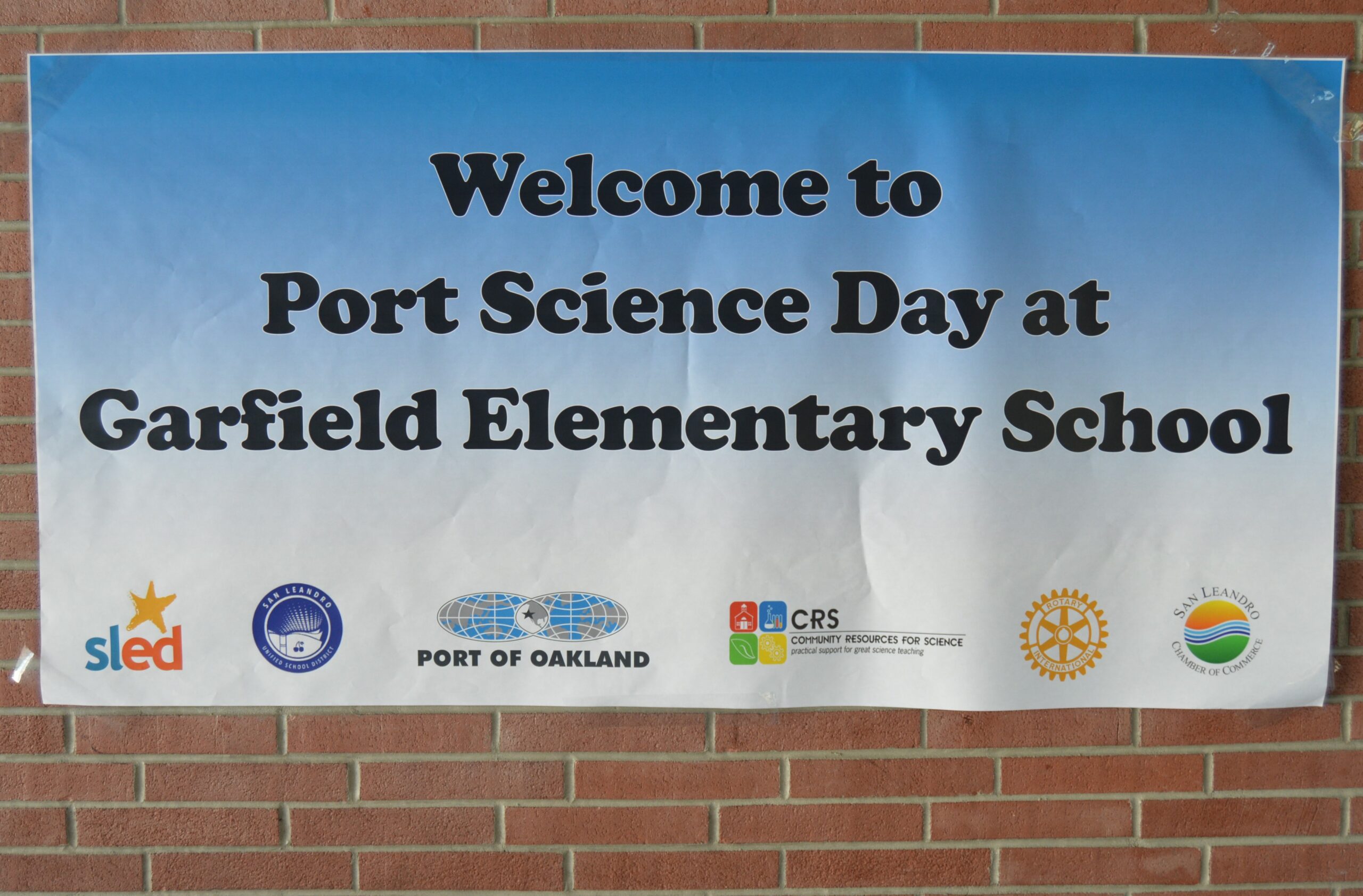 Port day, sign