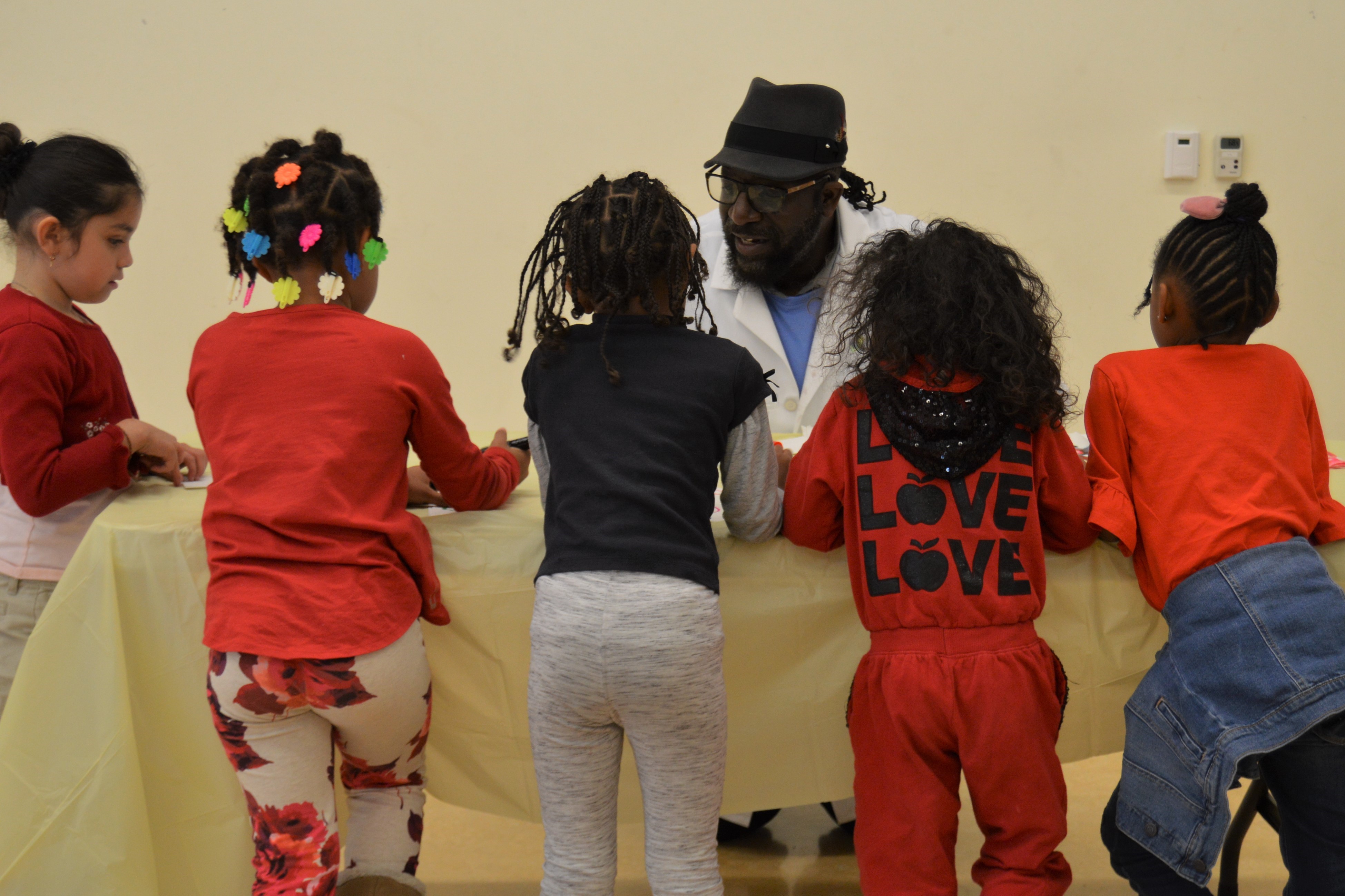 kids working with scientist 3.2 landscape
